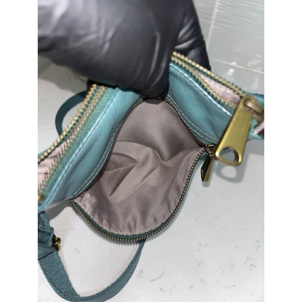 Fossil teal pebbled